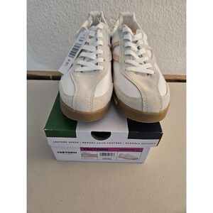Tretorn Athletic Sneakers. Hailey in White and Pink. Women's size 11 new in box!